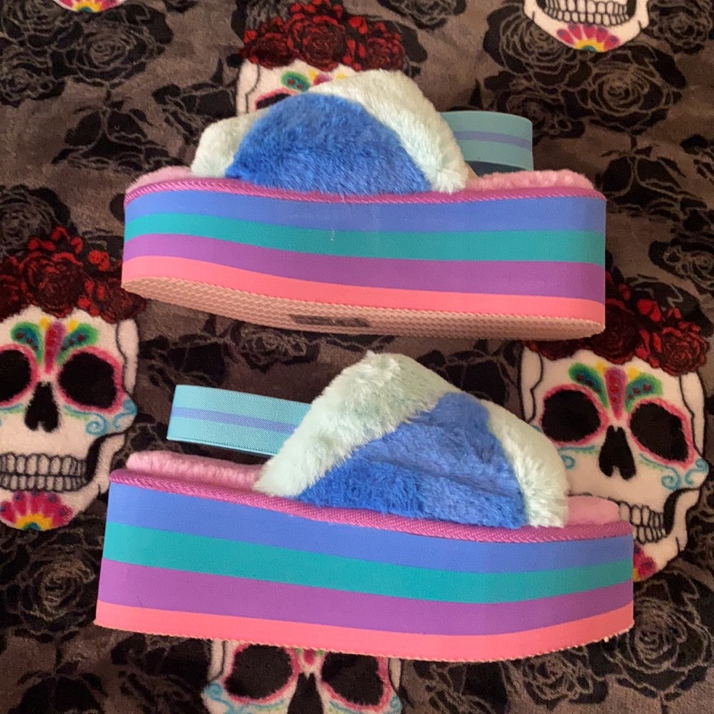Fuzzy Platform Slippers - Picture 2 of 4